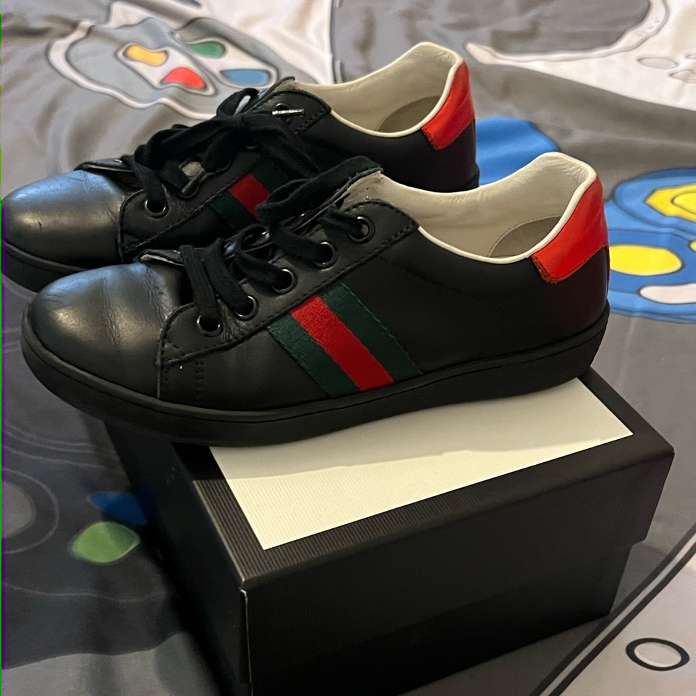 Boys Gucci sneakers